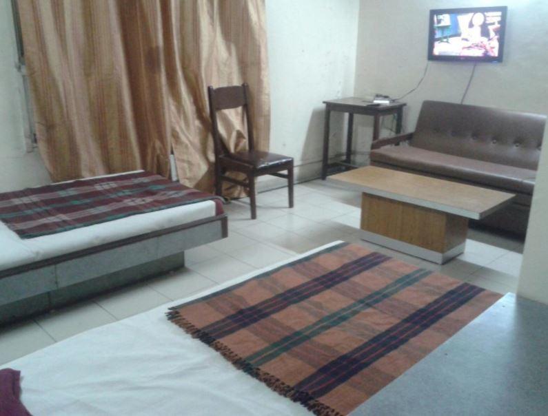 Hotel Sant Plaza อินดอร์ ภายนอก รูปภาพ
