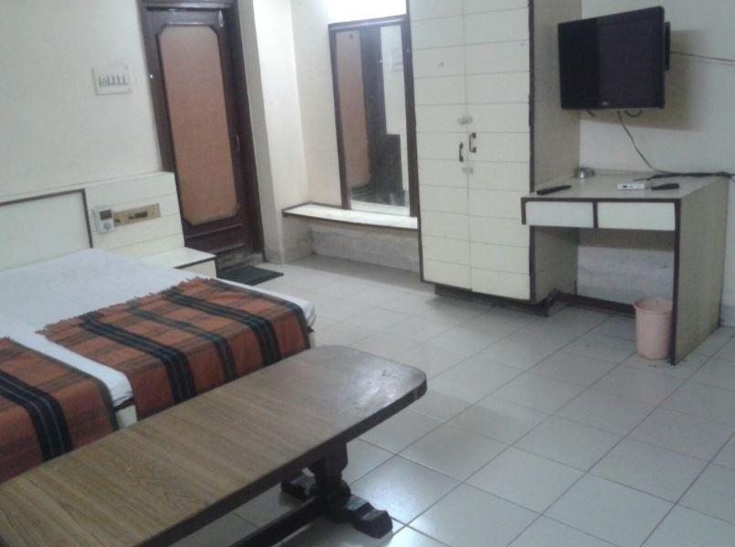 Hotel Sant Plaza อินดอร์ ภายนอก รูปภาพ